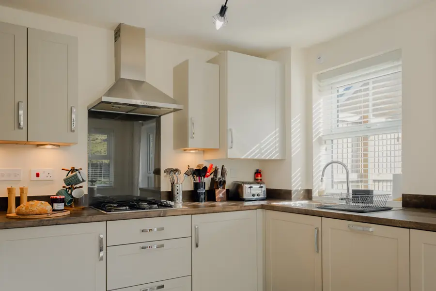 The fitted kitchen